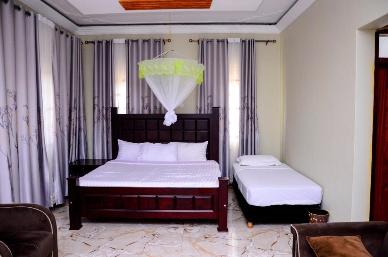 Peniel Beach Hotel Entebbe Bagian luar foto
